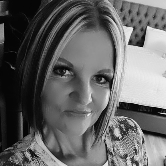 Meet your Posher, Brandy - Picture 3 of 3